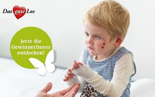 Schmetterlingskind mit Verbänden 