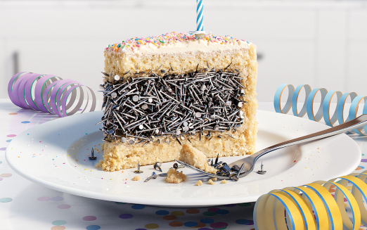 Jubiläumssujet Geburtstagstorte mit Nägeln