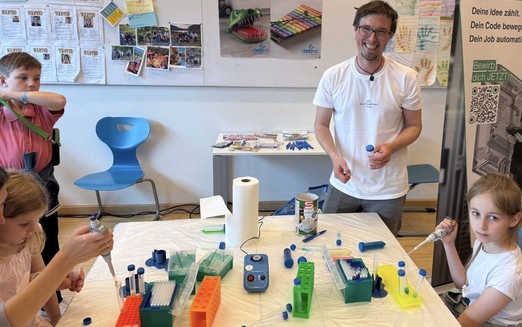 Experimentierlabor beim MINT-Mitmachtag in Golling